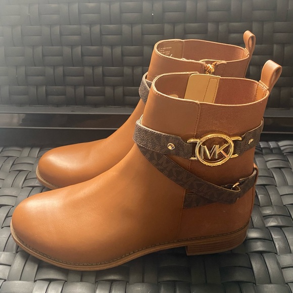 Michael Kors Rory Flat Ankle Bootie Size 11 Luggage Brown New Without Box $200 - Picture 1 of 11